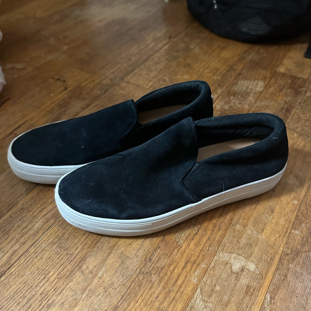 Steve Madden black gills